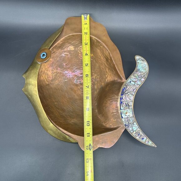 Mid Century Hammered Brass Copper Fish Dish Abalone Shell Inlay Mexico Footed - Picture 9 of 11